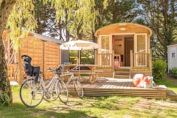 Accommodation - Gipsycar - 2 Bedrooms - 1 Bathroom - Camping Eden Villages Manoir de Ker An Poul