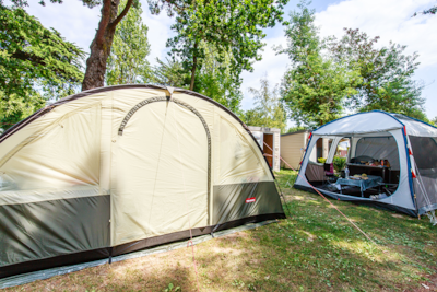 Comfort pitch - 120m² 1 vehicle + electricity + equipment — 1