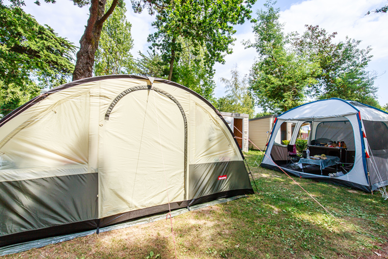 Emplacement Confort - 120m² 1 véhicule+ électricité + équipement