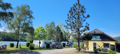 Pitch caravan or motor home