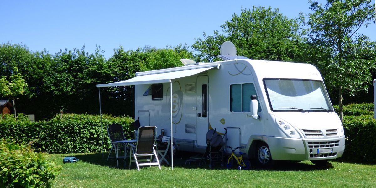 Emplacement - Forfait Aire De Camping Car - Camping L'Oasis