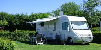 Stellplatz - Camping-Car-Area-Paket - Camping Seasonova Les Vosges du Nord
