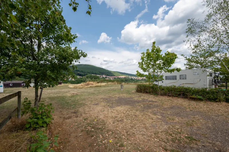 Forfait Curistes (Emplacement + 1 Voiture + 1 Caravane Ou Un Camping-Car) Avec Électricité