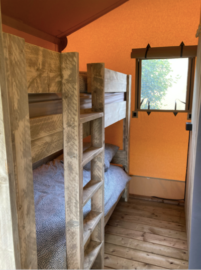 WOOD LODGE - with bathroom