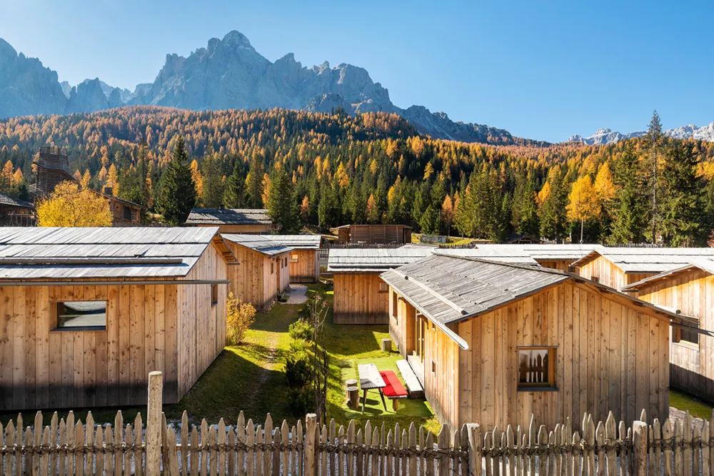 Location - Dolomites Lodge - Caravan Park Sexten