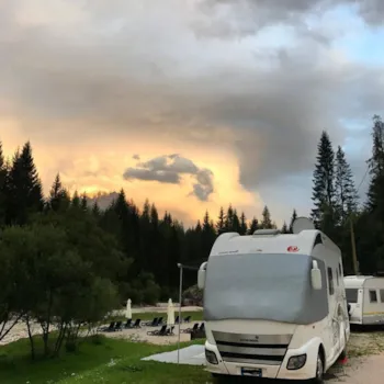 Stellplatz - Wohnmobilstellplatz - International Camping Olympia