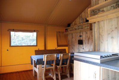 Canvas bungalow — 2