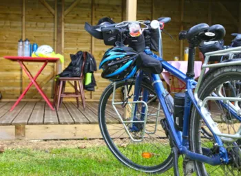 Stellplatz - Wander-/Radfahrerpaket Im Weltraum Ohne Auto - Camping Les Couesnons