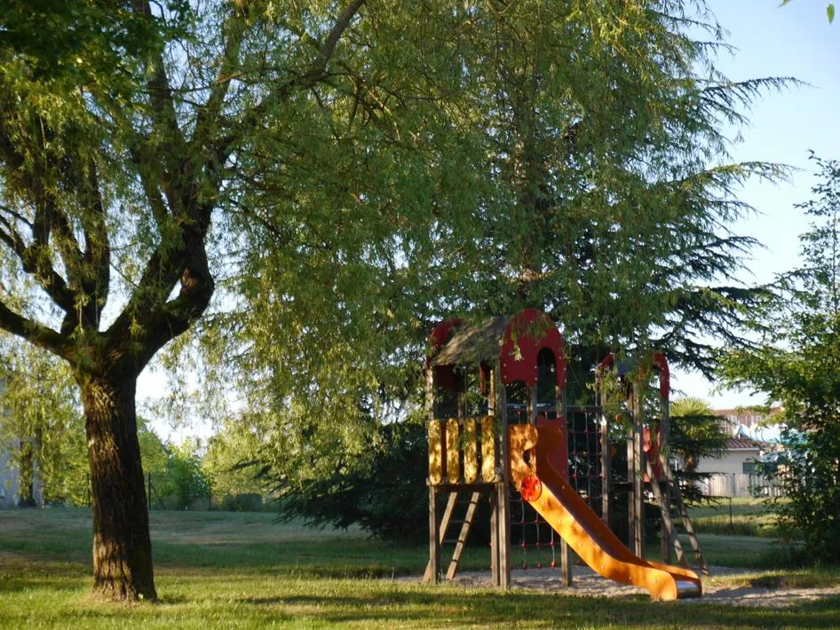 Camping Le Port de Lacombe