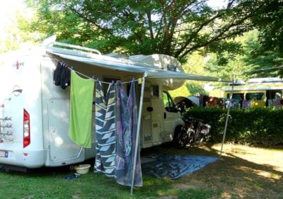 Comfort Package (1 tent, caravan or motorhome / 1 car / electricity 10A)