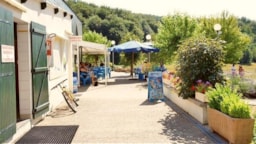 Camping LA ROMIGUIERE - image n°19 - Roulottes