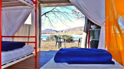 Canvas Bungalow by the lake