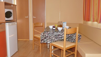 Mobilhome Privilège (with nice view to the lake)