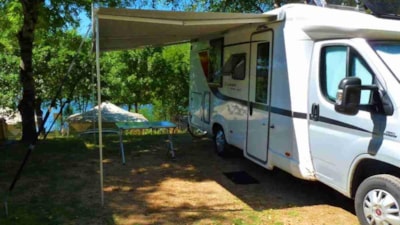 Pitch Confort for Tent, Caravan & Motorhome (with water and electricity)