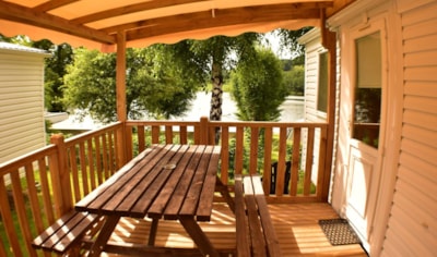 Mobilhome Privilège (with nice view to the lake)