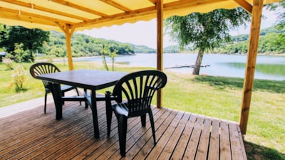 Canvas Bungalow by the lake