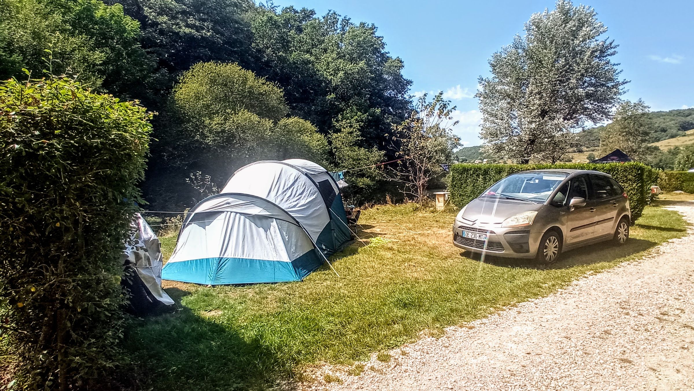 Emplacement Confort (pour Tente, Caravane et CampingCar)