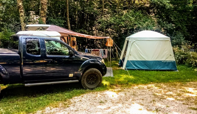 Emplacement Rivière (Très Ombragés En Bord De Rivière)