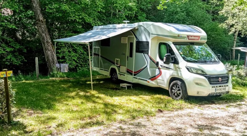 Emplacement Rivière (Très Ombragés En Bord De Rivière)