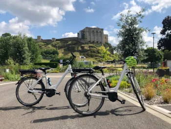 Emplacement - Forfait Accueil A Velo/ Randonneur(S)  1/6 Personne(S) + Emplacement + Électricité - Camping du Château