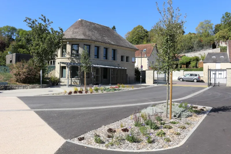 Emplacement Camping Car Caravane (1/6) Personne(S) + Véhicule + Électricité