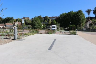 CAMPING SITE CAR CARAVAN + vehicle + electricity — 2