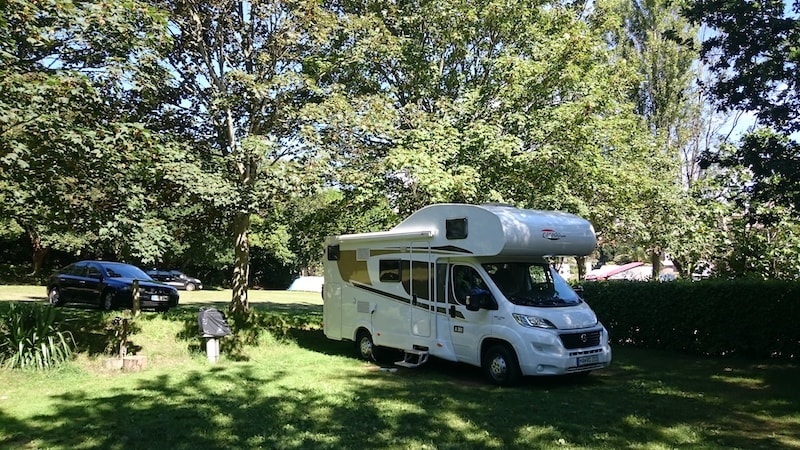 Campingplatz für Van/Wohnmobil mit Strom Wasser und Abfluss/Füllung