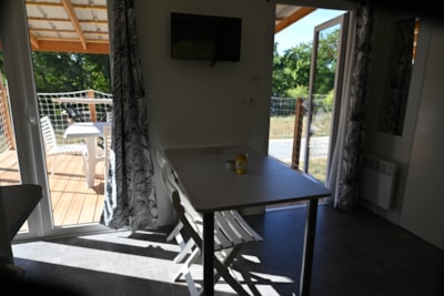 Homeflower Premium Plus with TV, dishwasher and air conditioning 29 m² (2 bedrooms)