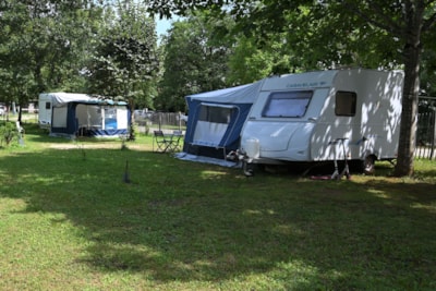 Comfort Package (1 tent, caravan or motorhome / 1 car / electricity 10A)