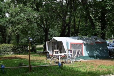 Comfort Package (1 tent, caravan or motorhome / 1 car / electricity 10A)
