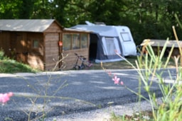 Kampeerplaats(en) - Pakket Premium Freecamp Guinguette - Flower Camping Le Lac aux Oiseaux