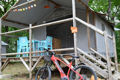 Chalet on piles - without toilet blocks