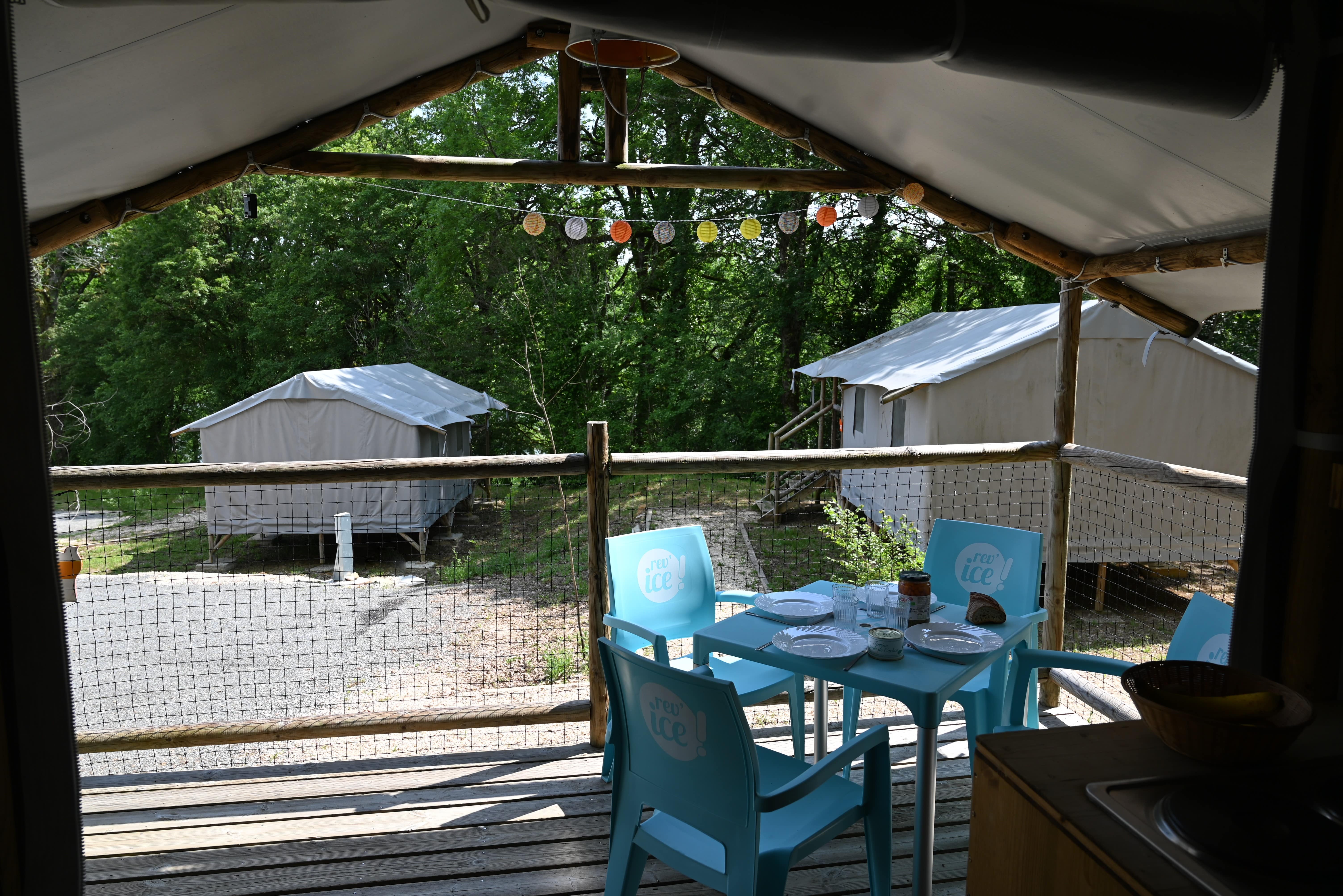 Location - Cabanes Lodges Sur Pilotis Standard 23M² (Sans Sanitaires) (2 Ch- 4 Pers) + Terrasse Couverte - Flower Camping Lac aux Oiseaux