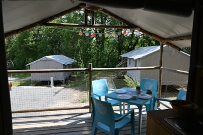 Chalet on piles - without toilet blocks
