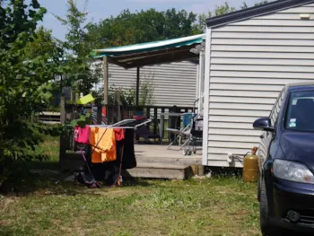 Mietunterkunft - Mobilheim Confort 26 M² (2 Schlafz. - 2/4 Pers.) + Terrasse 10 M² Ohne Klimaanlage - Flower Camping Le Lac aux Oiseaux