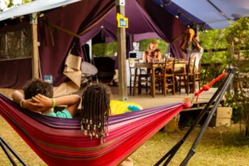 Mietunterkunft - Zeltbungalow Freeflower  Standard 37M² (2 Zimmer) Ohne Sanitäranlagen - Flower Camping Le Lac aux Oiseaux