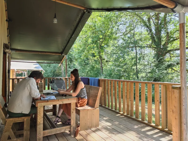 Lodge Safari Premium Plus (2 Ch-4Pers) + Lv + Tv + Terrasse Couverte