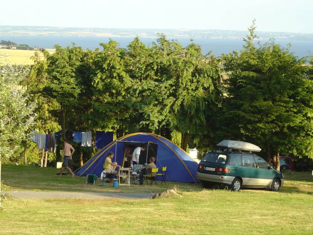Camping Stellplatz + Fahrzeug
