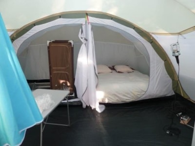 Prêt à camper: car + tent + electricity