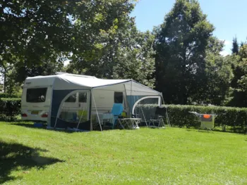 Emplacement - Emplacement Confort Xl Avec Électricité - Camping de Boÿse