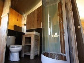 3-bedroom lodge with bathroom - Premium