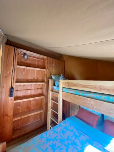 Lodge 2 bedrooms without toilet blocks