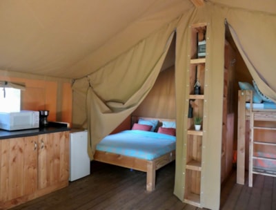 Lodge 2 bedrooms without toilet blocks