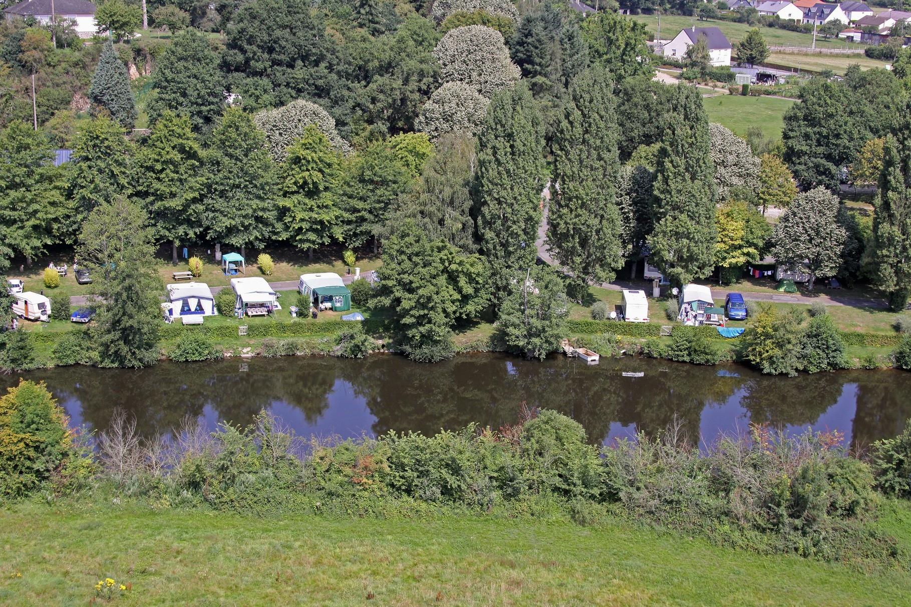 Établissement Camping Intercommunal Du Gué Saint Léonard - Mayenne