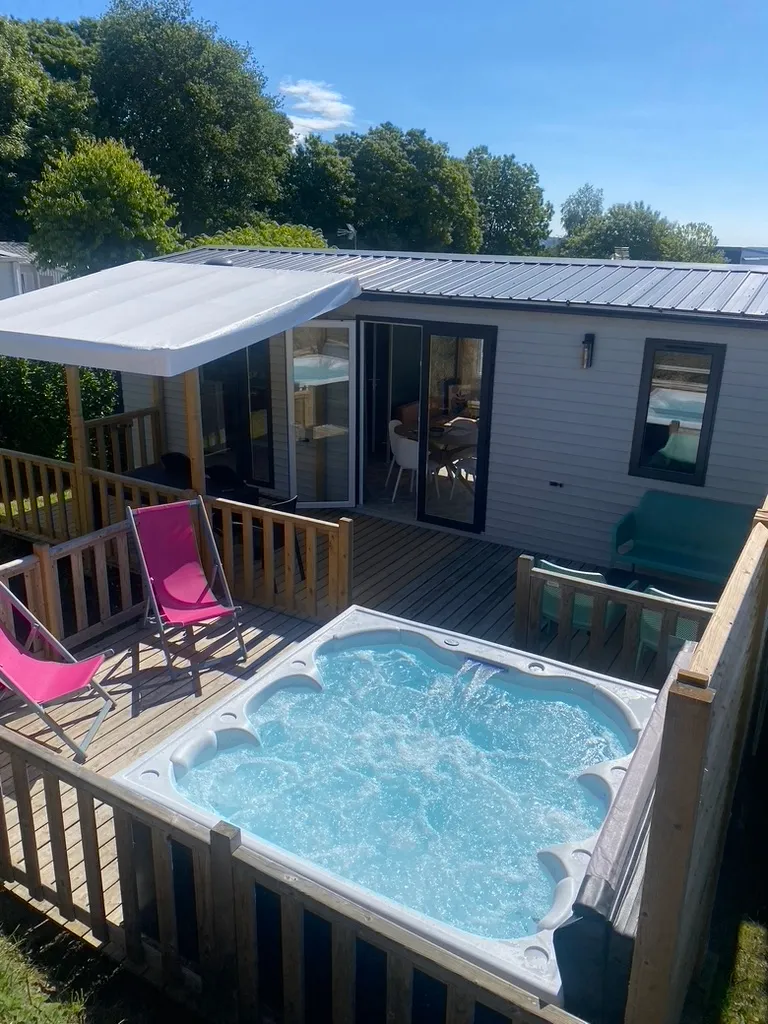 Côté Jardin Mobil Home -  Jacuzzi Privé - 2 Chambres