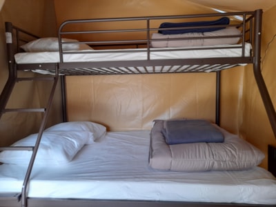 Lodges baly