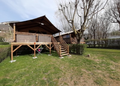Lodges baly