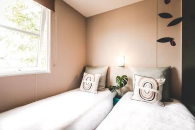 Mobile-home Premium 35m² 3 bedrooms - sheltered terrace + TV + Dishwasher + griddle