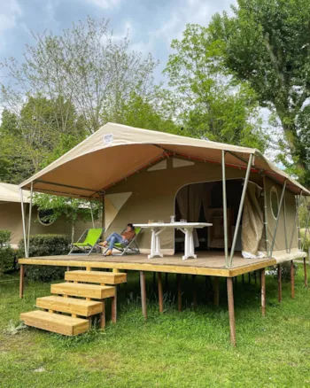 Huuraccommodatie(s) - Lodge Canada Standard 20M² (Zonder Privé Sanitair) 2 Slaapkamers + Keukentje - Overdekt Terras - Flower Camping Saint Lambert