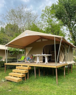 Mietunterkunft - Lodge Canada Standard 20M² (Ohne Sanitäranlagen) 2 Zimmer + Kochnische - Überdachte Terrasse - Flower Camping Saint Lambert